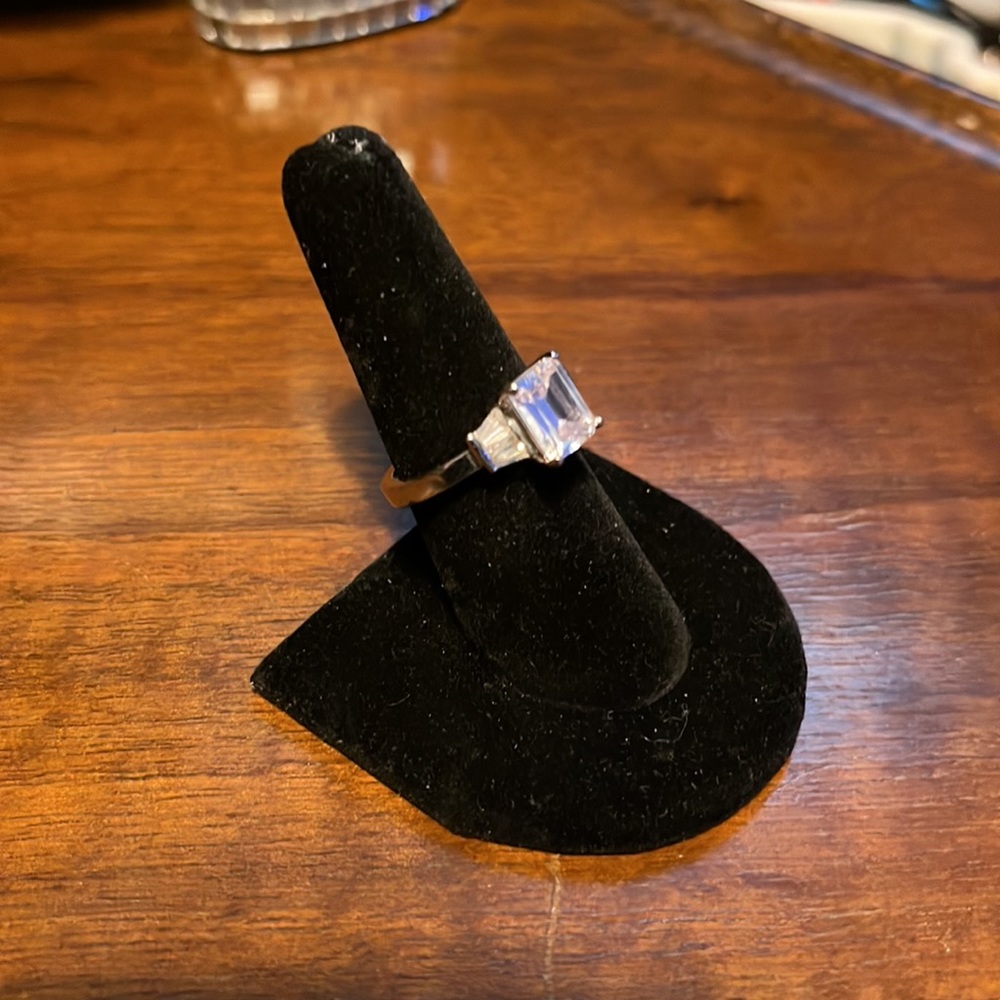 ✨2 for $20✨ Rhinestone Ring - Picture 2 of 6